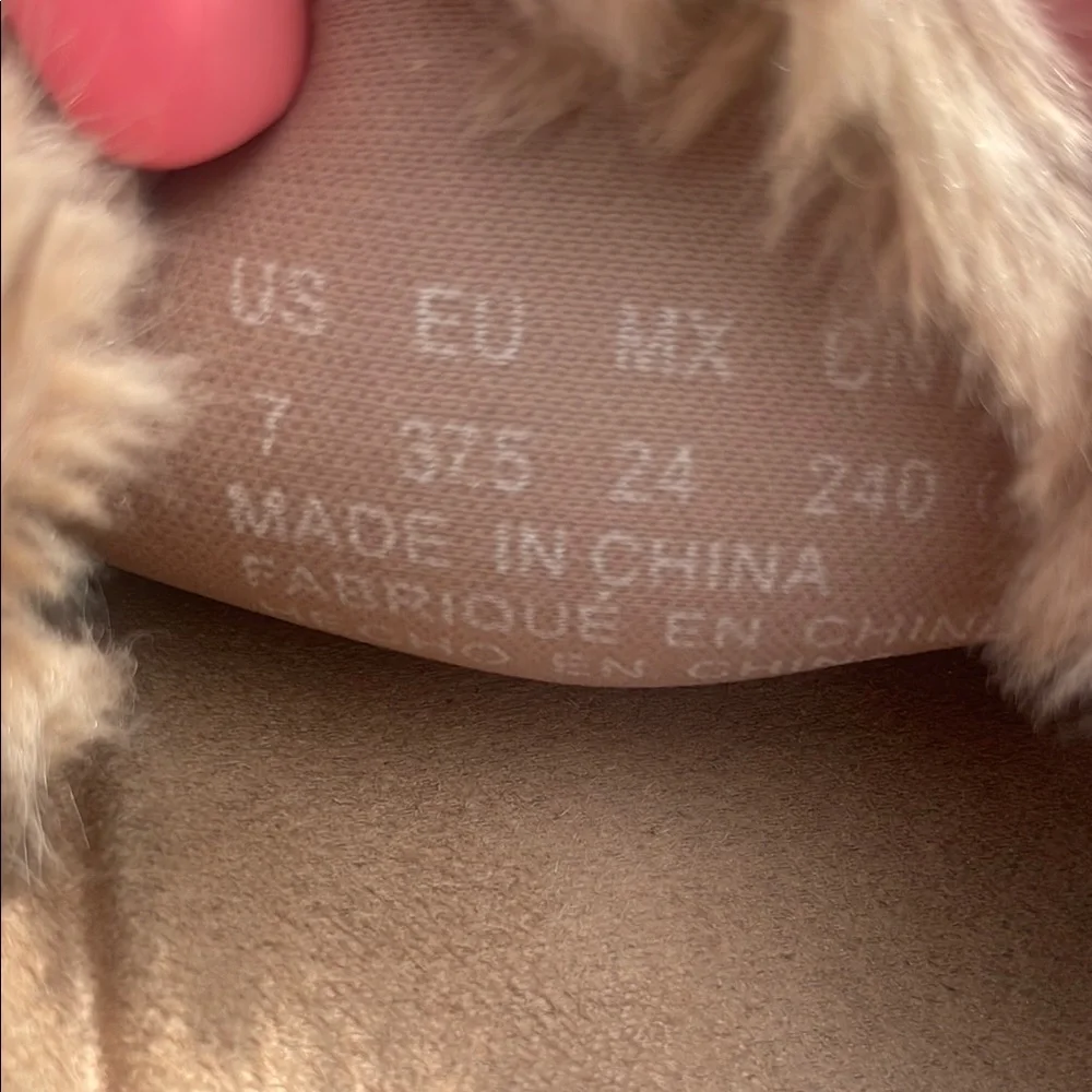 Aerie Cream Plush Slide Sandals - Picture 6 of 8